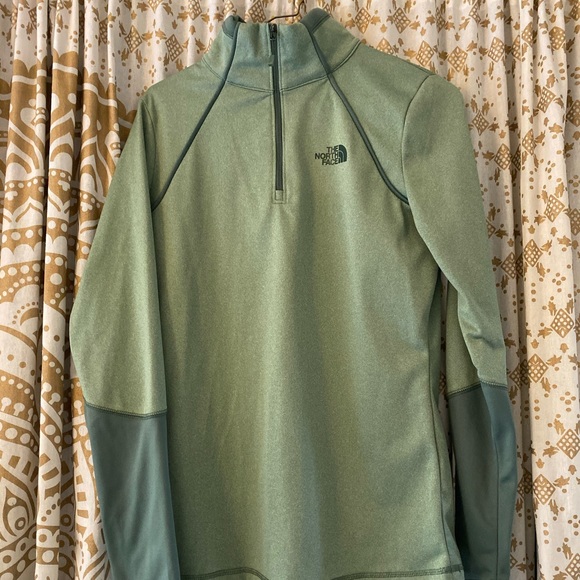 Green North Face Half-Zip (Size S/P) - Picture 1 of 4